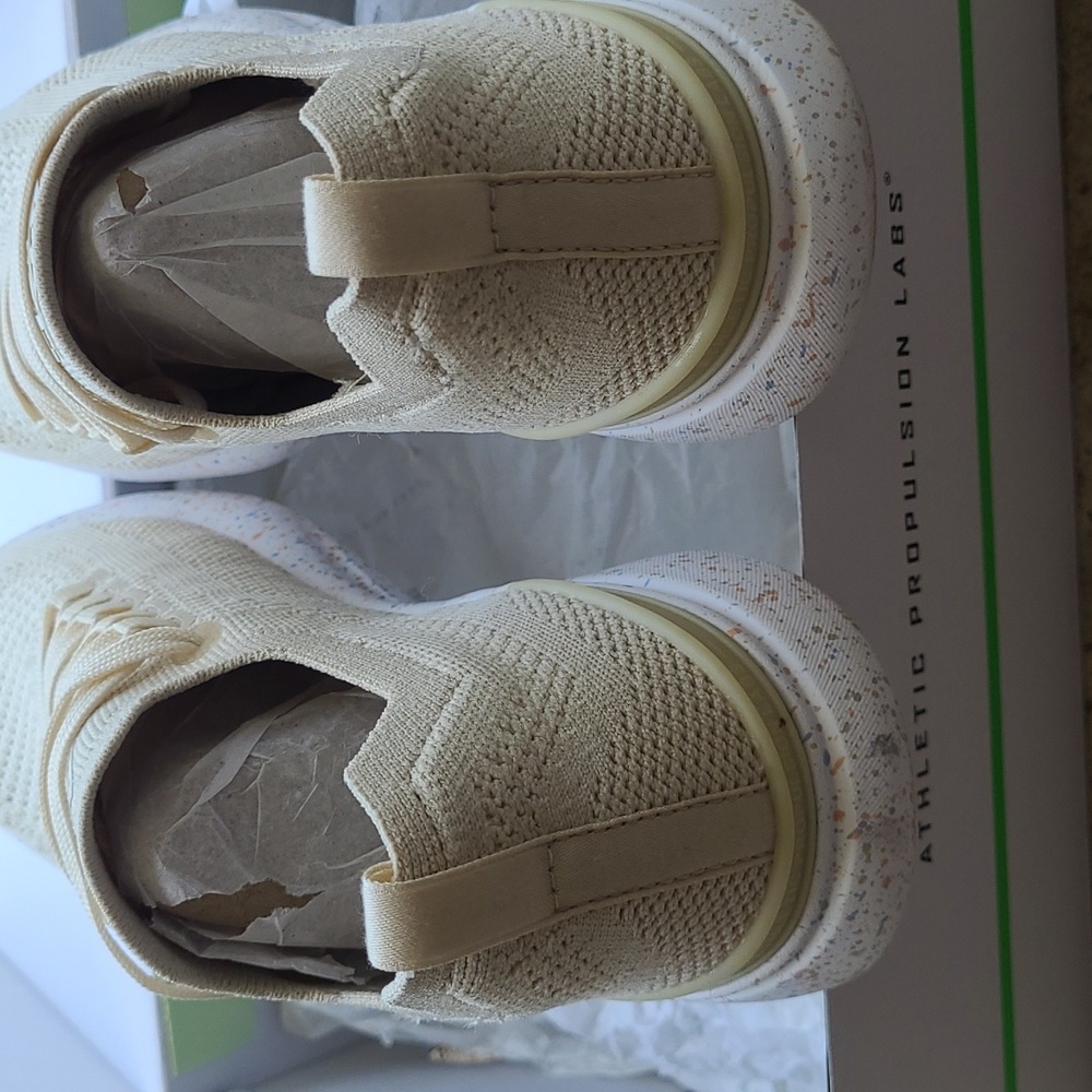 Athletic Propulsion Labs Shoes - Picture 5 of 8